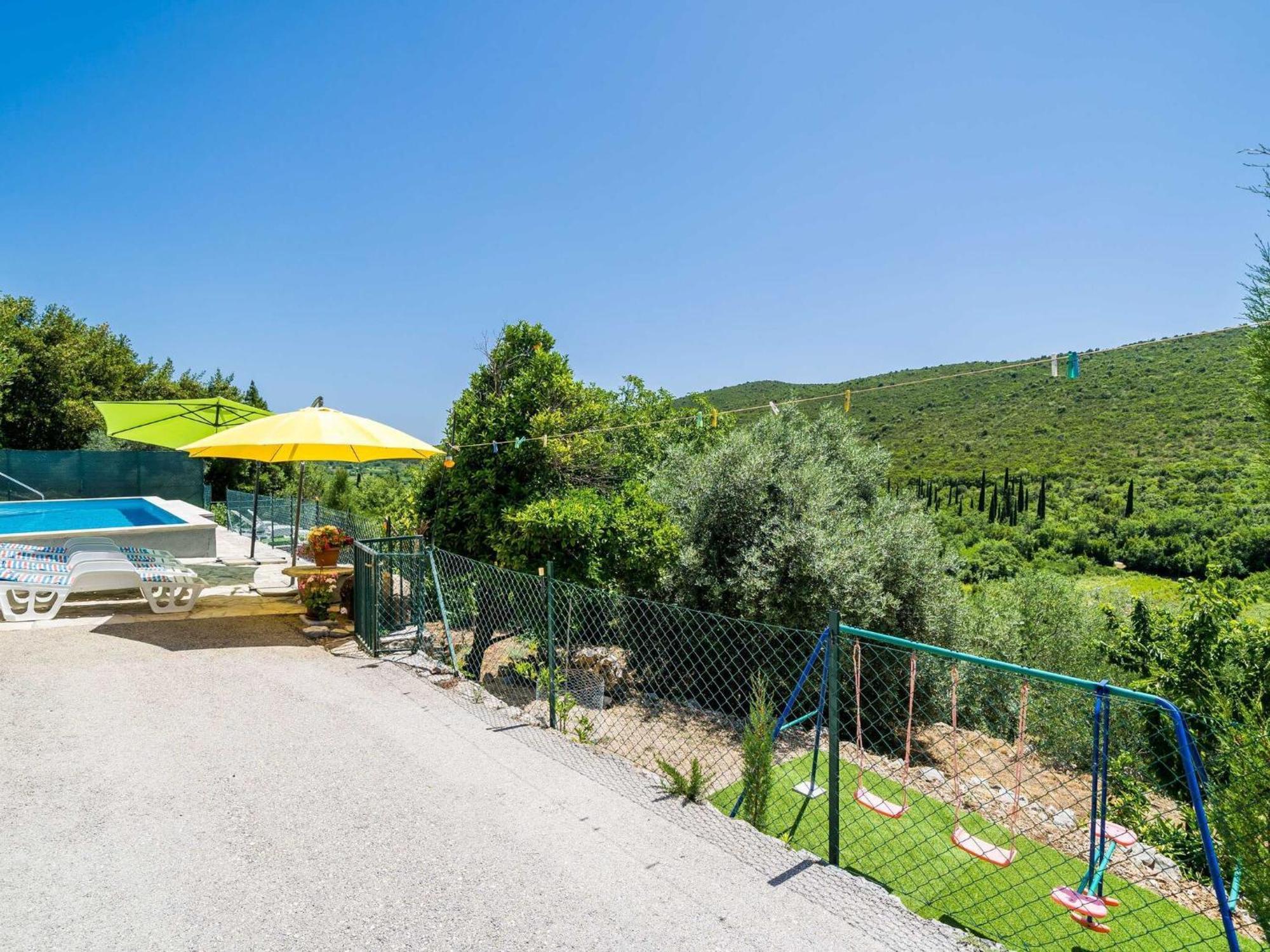 House Ko An-Four Bedroom Villa With Terrace And Swimming Pool Gruda Extérieur photo