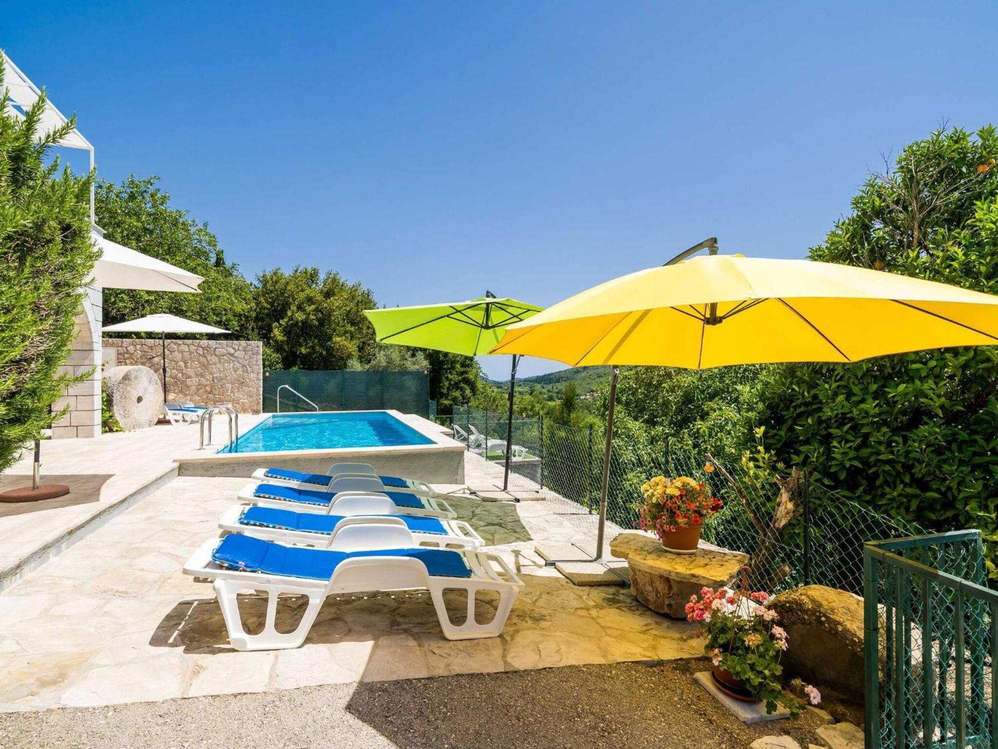 House Ko An-Four Bedroom Villa With Terrace And Swimming Pool Gruda Extérieur photo