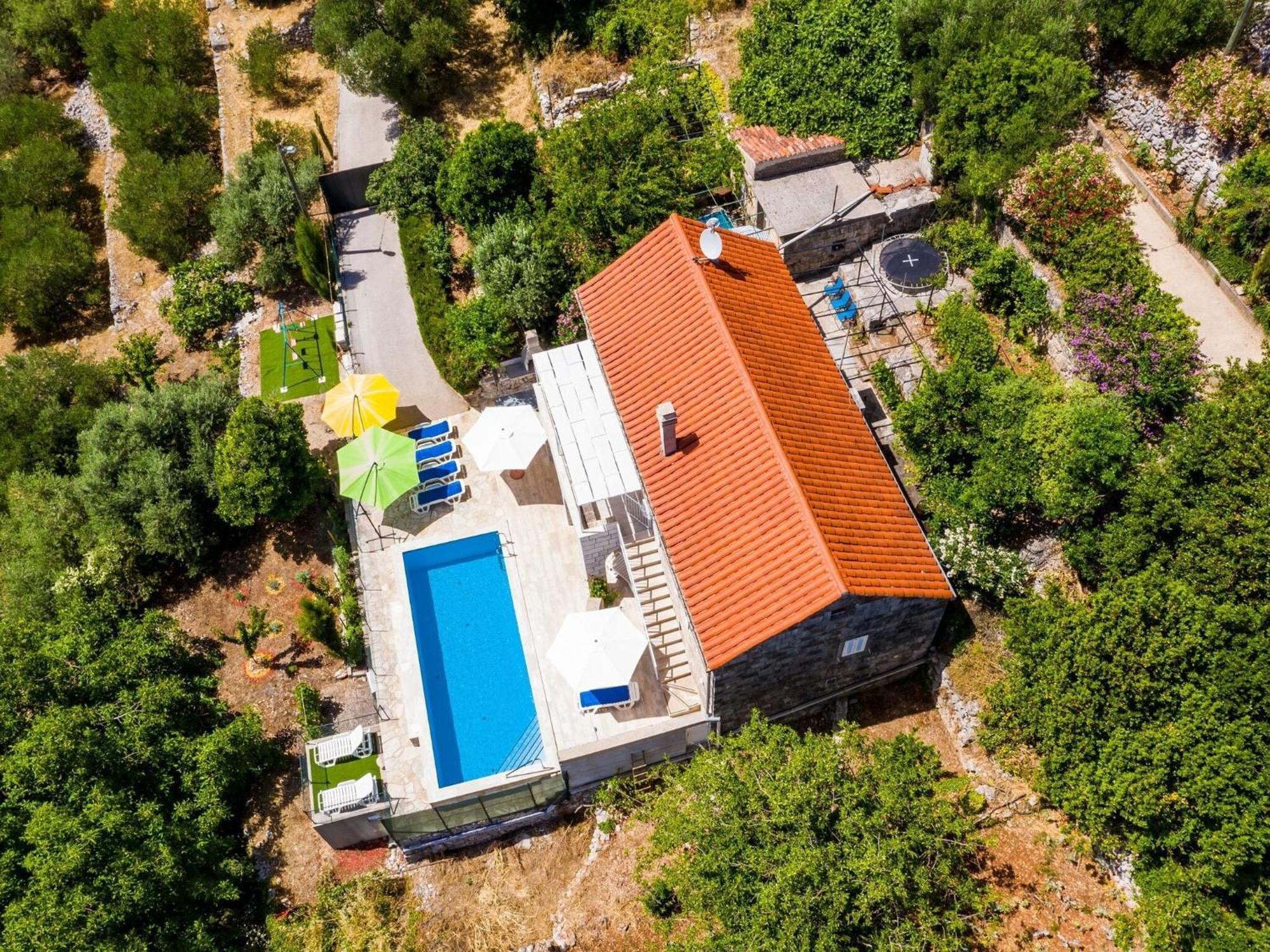 House Ko An-Four Bedroom Villa With Terrace And Swimming Pool Gruda Extérieur photo