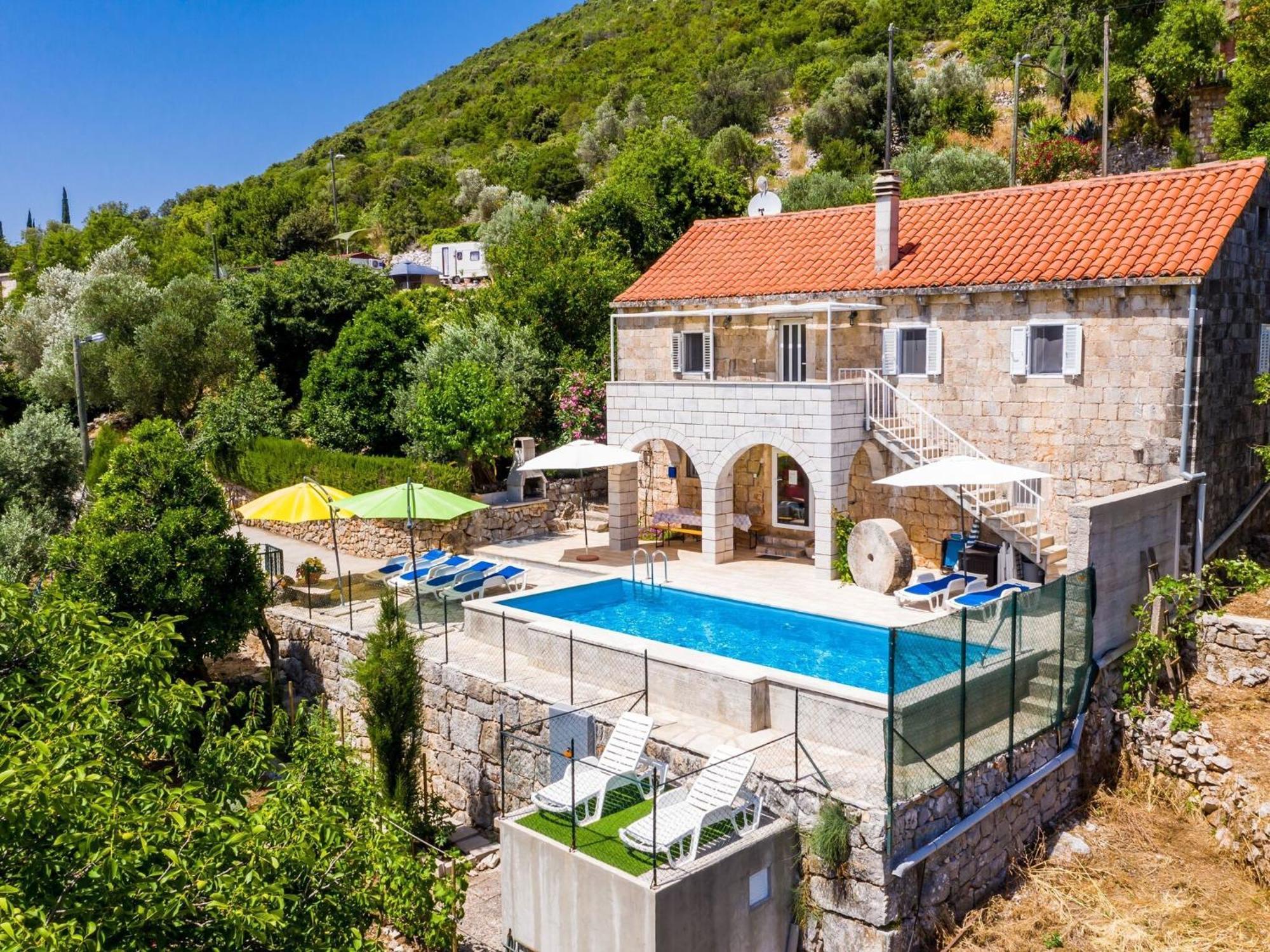 House Ko An-Four Bedroom Villa With Terrace And Swimming Pool Gruda Extérieur photo