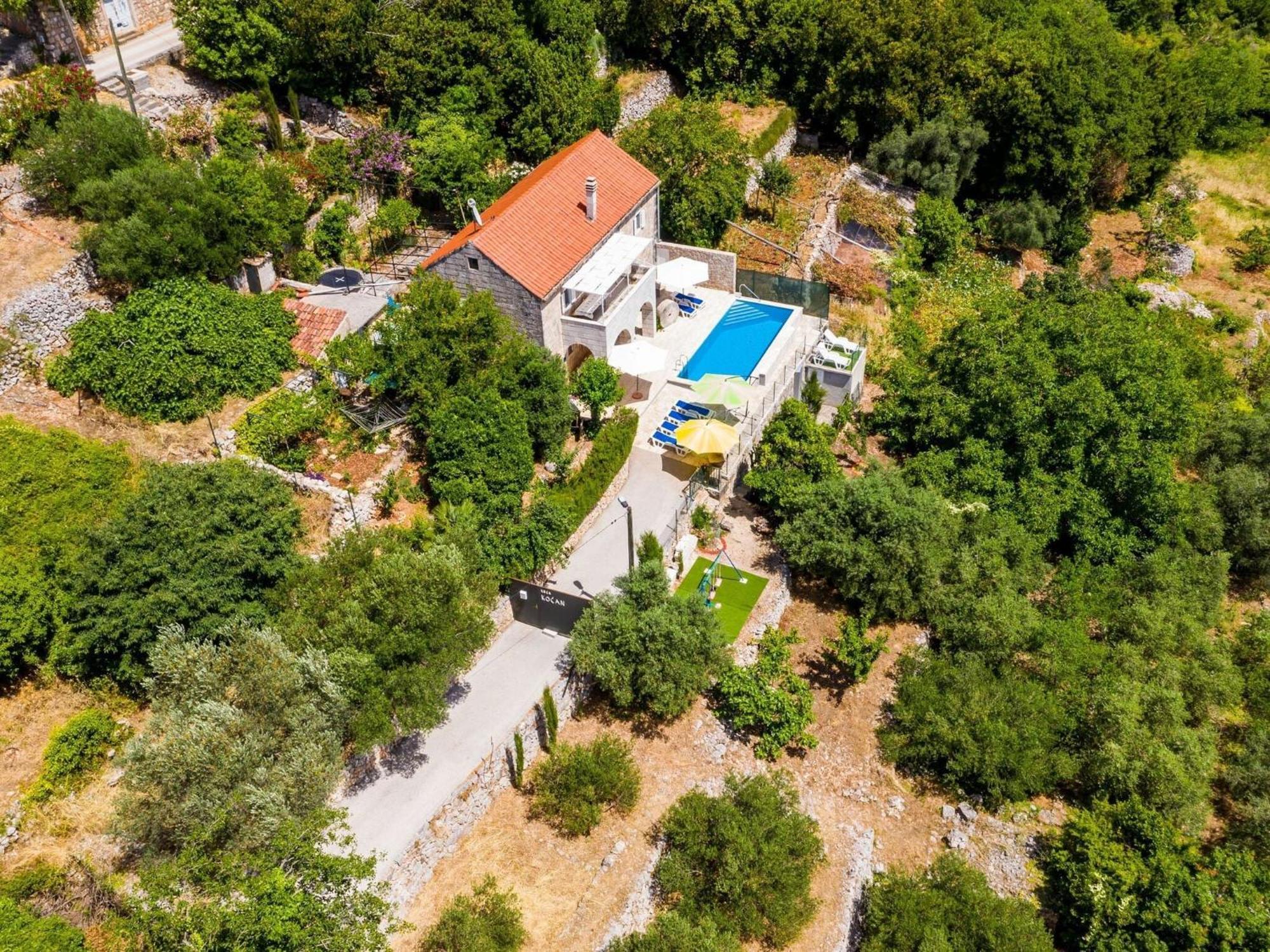 House Ko An-Four Bedroom Villa With Terrace And Swimming Pool Gruda Extérieur photo